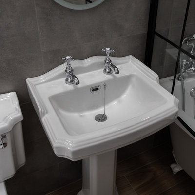  - Eliseo Ricci Traditional English Balmoral Basin Pillar Taps