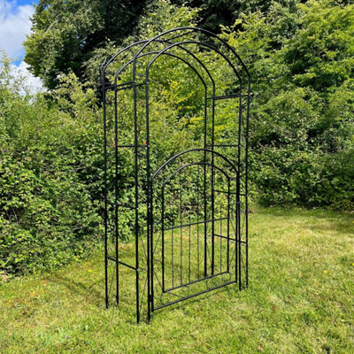 Selections Metal Windsor Garden Arch With Gate And Fixing Pegs from B&Q