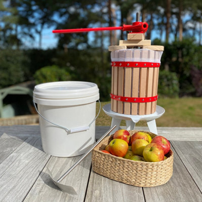 Selections Traditional Fruit And Apple Press (6 Litre) With Straining Bag And Pulping Bucket from B&Q