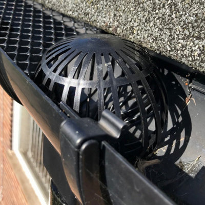 Selections 6M Gutter Net Protection Mesh Guard & Downpipe Filter Guards (Set Of 2) from B&Q