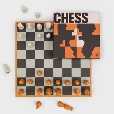 Suck UK Foldable Chess Set - Wood - Extra Small - Image 3