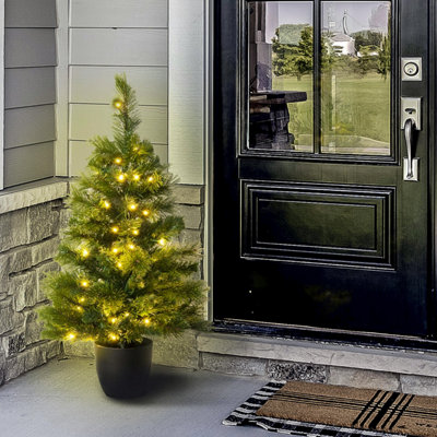 B&Q -  The 3Ft/90Cm Pre-Lit Majestic Dew Pine Potted Tree (Outdoor)