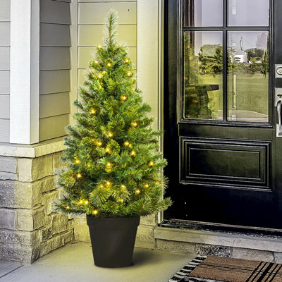 B&Q -  The 4Ft/120Cm Pre-Lit Majestic Dew Pine Potted Tree (Outdoor)