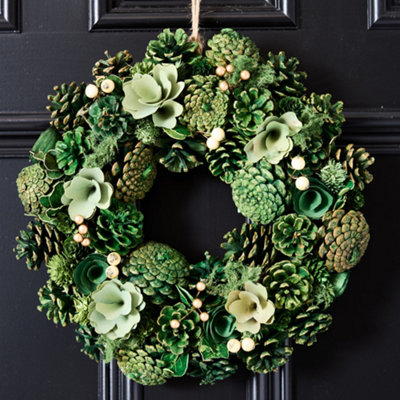 Dibor Vintage Style Hemlock Grove Festive Decor Autumn-Winter Wreath Front Door Christmas Wreath 35Cm from B&Q