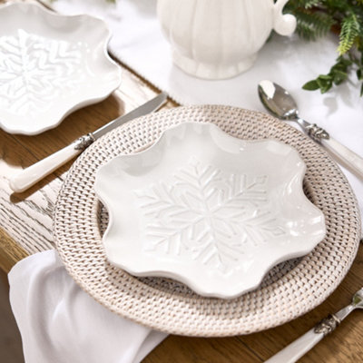 Dibor Set Of 4 White Snowflake Christmas Dinner Plates W19.7Cm from B&Q