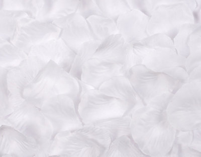 100 Best Artificial White Silk Rose Petals For Wedding Valentines from B&Q