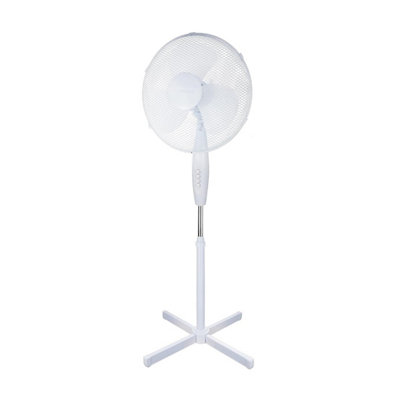 HSD Illumitech 16" Oscillating Pedestal Fan 40Cm White (3 Fan)3 SpeedSilent MotorAdjustable Height & Tilt45W from B&Q