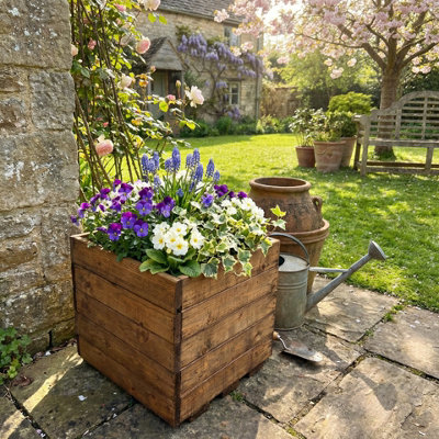 B&Q -  Charles Taylor Large Open Planter - Image 4