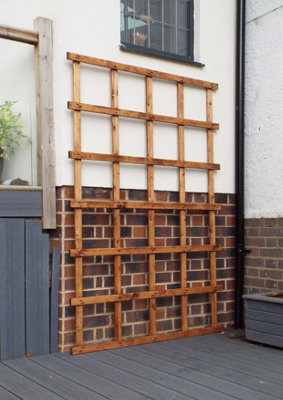 Charles Taylor Trading Charles Taylor Extra Large 4Ft Trellis from B&Q