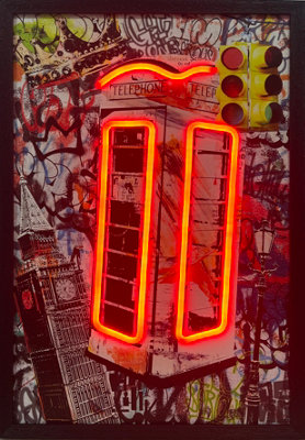 London Telephone Box Neon LED Wall Art 40 x 60 cm - Image 4
