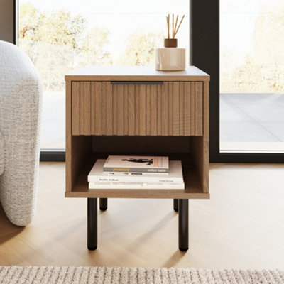 B&Q Gfw Nervata Lamp Table Oak/ Black