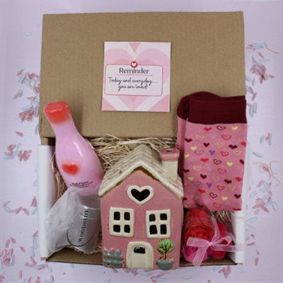 Hearts & Roses Treat Box Gift Hamper from B&Q
