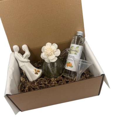  - Loving Embrace Figurine With Green Reed Diffuser Vase & Fragrance Gift Box