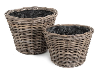 B&Q -  Ra031 Rattan Set Of 2 Tapered Rattan Round Planter With Plastic Lining