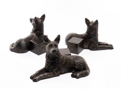 Jardinopia German Shepherd Plant Pot FeetSet Of 3L8 X W11.5 X H7.5 Cm from B&Q
