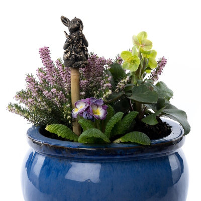 Jardinopia Beatrix Potter Peter Rabbit Eating Radishes Cane Or Stake Topper (Ccbp0001)L4 X W5 X H9 Cm from B&Q