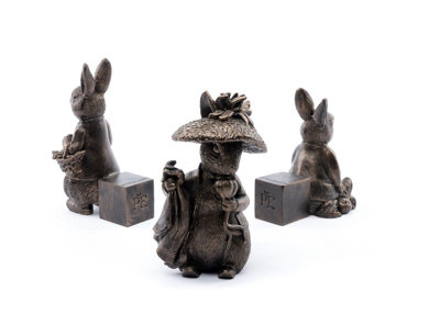 Jardinopia Beatrix Potter Bronze Benjamin Bunny Plant Pot FeetSet Of 3L6 X W7 X H11 Cm from B&Q