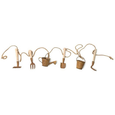 Jardinopia Decorative Garden Tool GarlandWatering Can Rust from B&Q