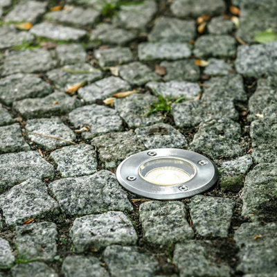 CGC Lighting NolaCgc Round Small Single Stainless Steel Pathway Inground Or Decking Lights from B&Q