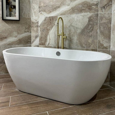 Viktor Benson Onyx 1655mm Freestanding Double Ended Bath from B&Q