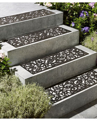 Stair Treads Rubber Matting Non Slip 4 Steps Staircase Cover Flowery Pattern from B&Q