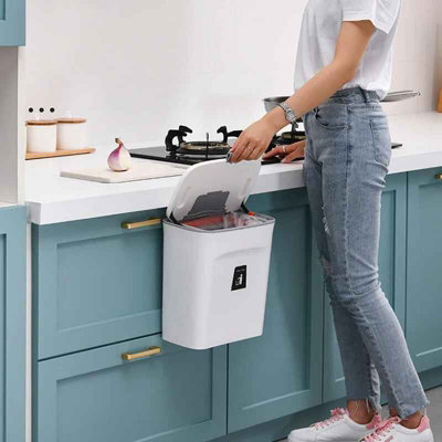 7L Wall Mounted Trash Can With Lid   Hanging Kitchen And  Bathroom Waste Bin from B&Q