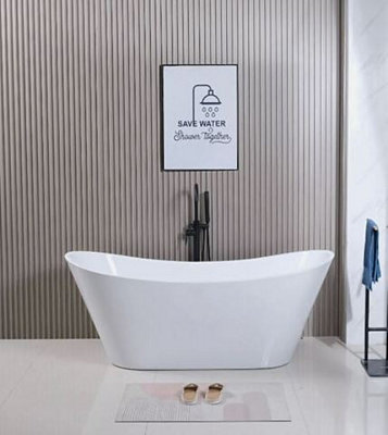 D Pro T Bathrooms Harmony Curved 1700mm White Freestanding Acrylic Double Ended Luxury Bath from B&Q