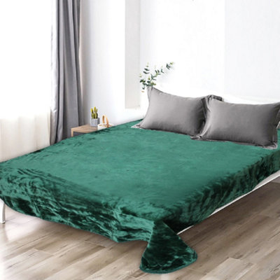 Smart Living Luxury Thick Faux Fur Mink ThrowFluffy Blanket For BedSofa Bed Soft Fleece Throw Blankets For HomeForest Green from B&Q