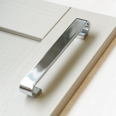 160mm Polished Chrome Curl Handle from B&Q