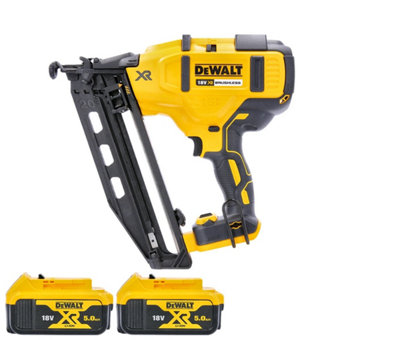 B&Q -  Dcn660 18V Xr Cordless Brushless 60mm Second Fix Finishing Nailer With 2 X 5.0Ah Batteries