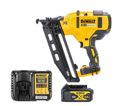 B&Q -  Dcn660 18V Xr Cordless Brushless 60mm Second Fix Finishing Nailer With 1 X 4.0Ah Battery & Charger