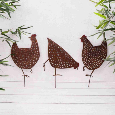 Annibells Set Of 3 Rusty Hen Garden Stakes (8138) from B&Q