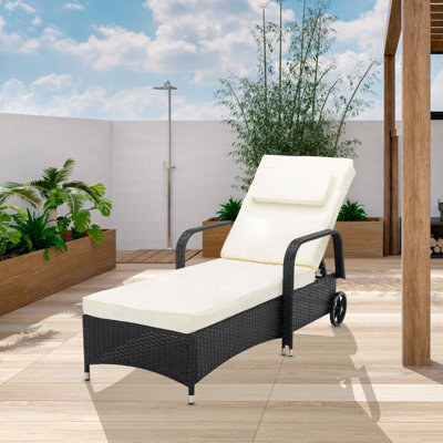 B&Q -  Rattan Reclining Sun Lounger Garden And Outdoor Sun Bed On WheelsBlack