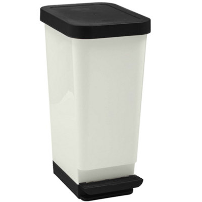 B&Q -  45L Cream Kitchen Pedal Bin Step-On Plastic Waste Bin With Lid