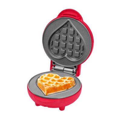 Innoteck Kitchen Pro Heart-Shaped Waffle MakerRed from B&Q