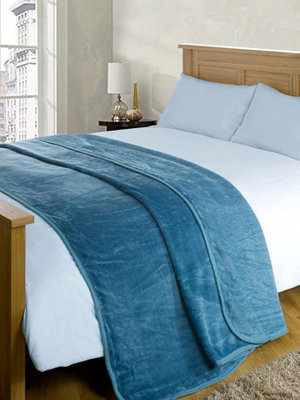 Casabella Deluxe Soft Faux Fur Mink Fleece Throw Blanket