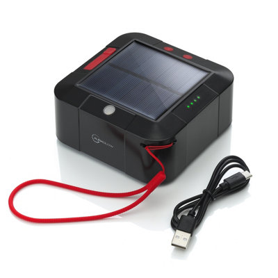 Auraglow Solar & Usb Rechargeable Outdoor String Light & Power BankBlack from B&Q