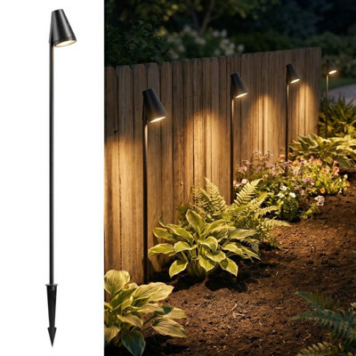 B&Q -  Mains Powered Ip65 Tall Gu10 Outdoor Garden Spike Light With 3000K Warm White BulbSingle Unit
