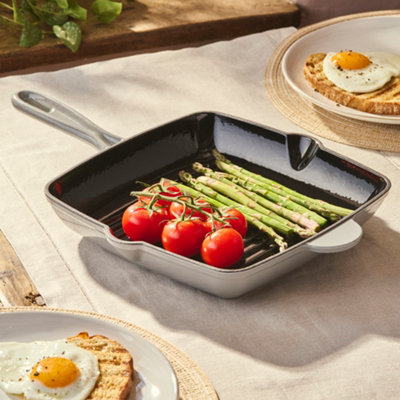 Cooks Professional Unisex Grey 26Cm Square Cast Iron Skillet Pan With Enamel Interior In - Image 6