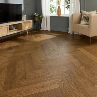 Herringbone Parquet Engineered Wood Flooring Brushed Matt Lacquer 14mm Harvest Oak1.8M²
