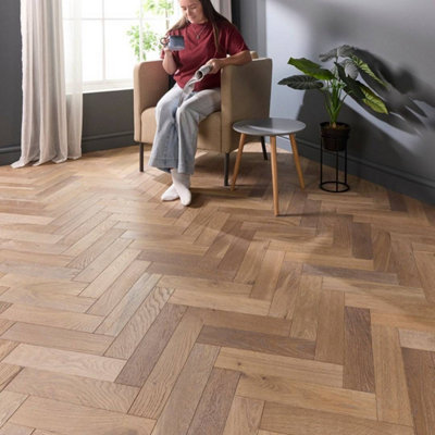  - Herringbone Parquet 18mm Engineered Wood Flooring Smoke White Brushed Oiled1.344M²