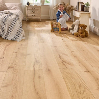  - Manor Gunby Engineered Wood Flooring 18mm X 190mm Natural Oak Brushed Matt Lacquered 1.805M²