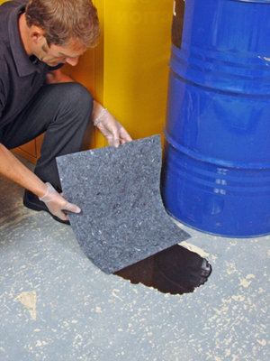 EVO Recycled 10 Litre Evo Mini Spill KitSuitable For HydraulicsOilsCoolantFuels And Mild Acds from B&Q