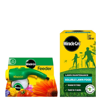 Miracle-Gro Feeder Hose-End Sprayer With 1Kg Lawn Food Water Soluble Fertiliser For Green Grass Covers 100M² from B&Q