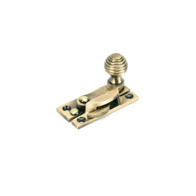Sash Heritage Claw Fastener With Reeded Knob (Non-Locking)Antique Brass