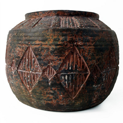 Leaf Planters Plant Pots Aztec Diamond Planter 27Cm X 36Cm from B&Q