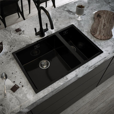 Liquida Cm670Gb 1.5 Bowl Gloss Black Kitchen Sink Inset Or Undermount from B&Q