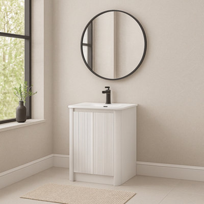 Plum&clay Isla Ribbed Fluted White Freestanding Bathroom Vanity Unit & White Basin Set (W)600mm from B&Q