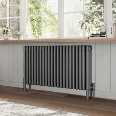B&Q -  Braxton Grey Quadruple Horizontal Column Radiator (H)600mm (W)1010