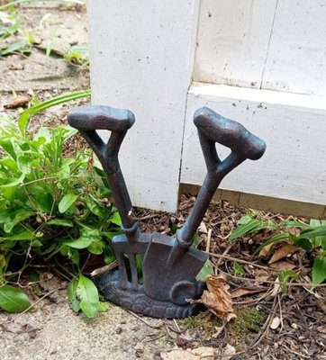 Inspirational Gifting Cast Iron Doorstop Spade And Fork Garden Ornament Sculpture from B&Q